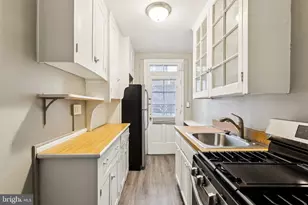 2031 Locust St, Philadelphia, PA 19103 - Photo 3