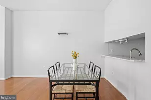 315 New St, Philadelphia, PA 19106 - Photo 9