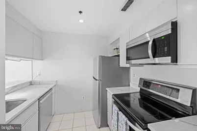 315 New Street #603, Philadelphia, PA 19106 - Photo 9