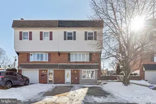 3858 Violet Dr, Philadelphia, PA 19154 - Photo 3