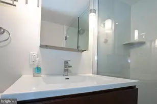 2401 Pennsylvania Ave, Philadelphia, PA 19130 - Photo 9