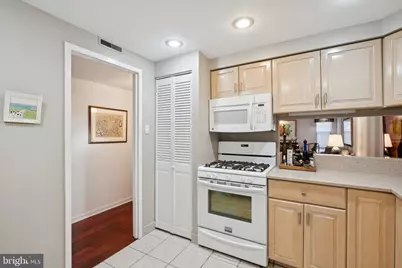 130 Spruce Street #15B, Philadelphia, PA 19106 - Photo 9