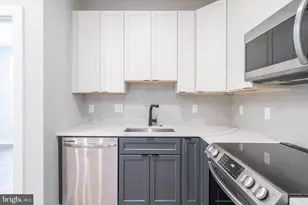 435 N 35th St, Philadelphia, PA 19104 - Photo 7