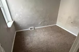 1639 S LeCount St, Philadelphia, PA 19145 - Photo 5