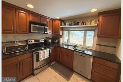 614 S Lecount Street, Philadelphia, PA 19146 - Photo 7