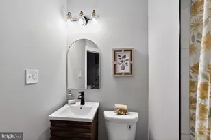 2002 Laveer St, Philadelphia, PA 19138 - Photo 15