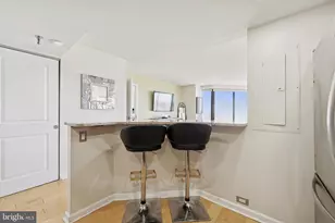 2001 Hamilton St, Philadelphia, PA 19130 - Photo 5