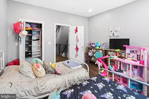 2109 Pierce St, Philadelphia, PA 19145 - Photo 17