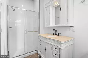 827 N 25th St, Philadelphia, PA 19130 - Photo 33