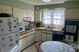 8572 Benton Ave, Philadelphia, PA 19152 - Photo 17