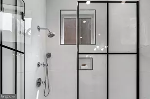 1910 Brown St, Philadelphia, PA 19130 - Photo 11