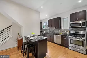 2555 Carpenter St, Philadelphia, PA 19146 - Photo 9