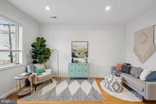 2555 Carpenter St, Philadelphia, PA 19146 - Photo 5