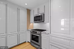 130 S 18th St, Philadelphia, PA 19103 - Photo 3