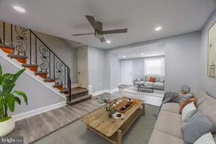 2403 S Edgewood St, Philadelphia, PA 19142 - Photo 9