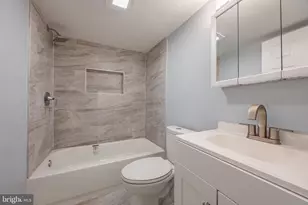 2403 S Edgewood St, Philadelphia, PA 19142 - Photo 17