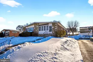 233 Dimarco Dr, Philadelphia, PA 19154 - Photo 1