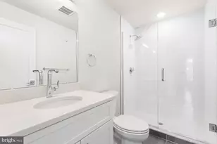 214 Vine St, Philadelphia, PA 19106 - Photo 31