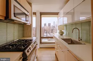 220 Locust St, Philadelphia, PA 19106 - Photo 9