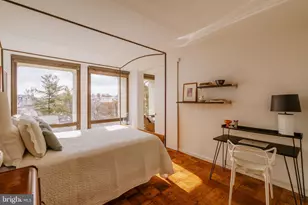 220 Locust St, Philadelphia, PA 19106 - Photo 15