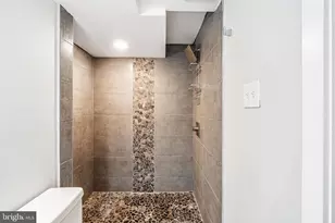 2122 Sears St, Philadelphia, PA 19146 - Photo 11