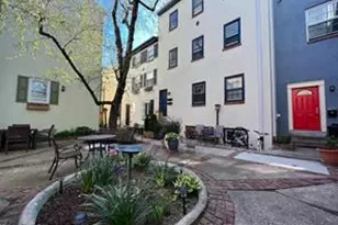 1028 Pine St, Philadelphia, PA 19107 - Photo 3