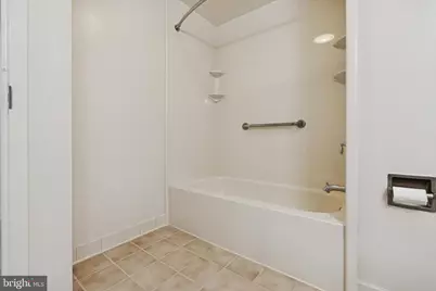 1100 Vine Street #402, Philadelphia, PA 19107 - Photo 9