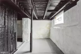 1915 W Airdrie St, Philadelphia, PA 19140 - Photo 23