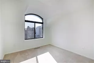 327 Monroe St, Philadelphia, PA 19147 - Photo 17