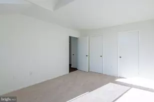 327 Monroe St, Philadelphia, PA 19147 - Photo 15