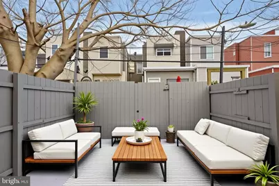 1327 S Hollywood Street, Philadelphia, PA 19146 - Photo 5