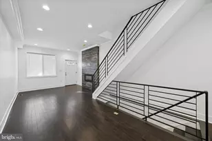 1327 S Hollywood St, Philadelphia, PA 19146 - Photo 11