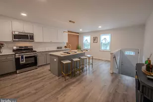 3710 Vale Ln, Philadelphia, PA 19114 - Photo 3