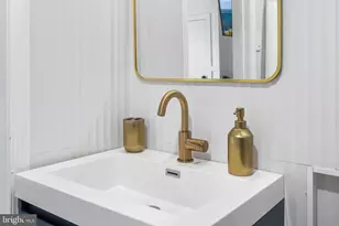 569 N 20th St, Philadelphia, PA 19130 - Photo 19