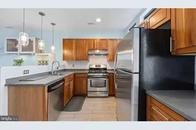 928 Wallace Street, Philadelphia, PA 19123 - Photo 5