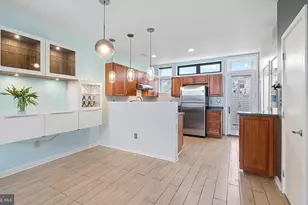 928 Wallace St, Philadelphia, PA 19123 - Photo 3