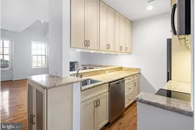 306 S 10th Street #D, Philadelphia, PA 19107 - Photo 11