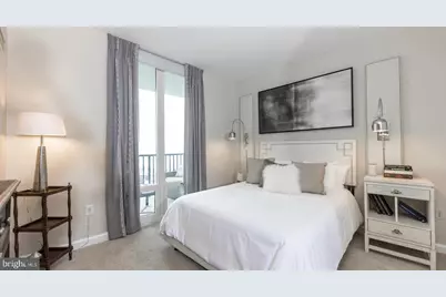 207 W Washington Square #1901, Philadelphia, PA 19106 - Photo 21