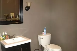 815 S 4th St, Philadelphia, PA 19147 - Photo 9