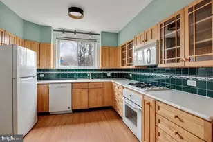 221 W Sedgwick St, Philadelphia, PA 19119 - Photo 9