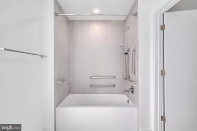 2101 Washington Ave #LAYOUT D - UNIT 207, Philadelphia, PA 19146 - Photo 9