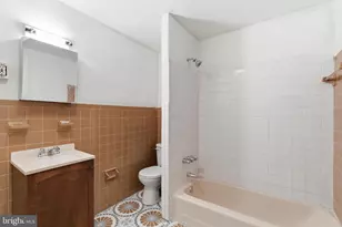 1417 Lombard St, Philadelphia, PA 19146 - Photo 9