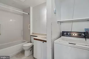 1601 Spring Garden St, Philadelphia, PA 19130 - Photo 11