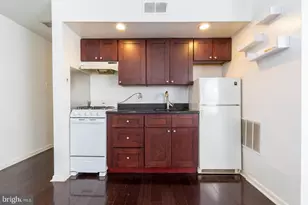 2137 Spruce St, Philadelphia, PA 19103 - Photo 3