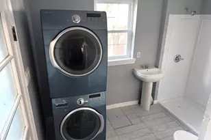 1942 S Galloway St, Philadelphia, PA 19148 - Photo 13