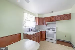 915 Borbeck Ave, Philadelphia, PA 19111 - Photo 17