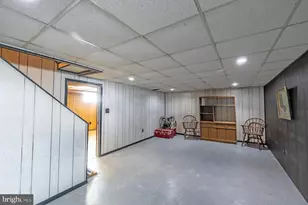 915 Borbeck Ave, Philadelphia, PA 19111 - Photo 35