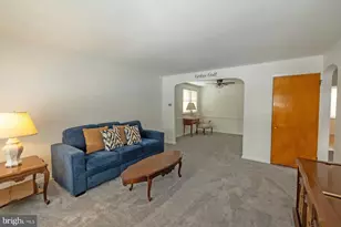 915 Borbeck Ave, Philadelphia, PA 19111 - Photo 11