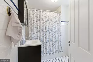 405 Leverington Ave, Philadelphia, PA 19128 - Photo 15