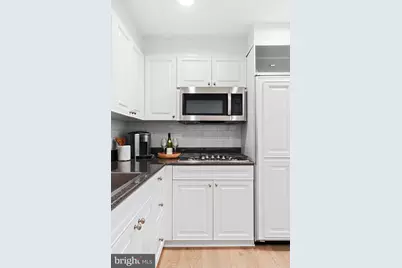 211 S 4th Street #104, Philadelphia, PA 19106 - Photo 5